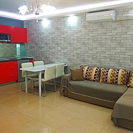 Iros Apartment Néa Péramos Екстериор снимка