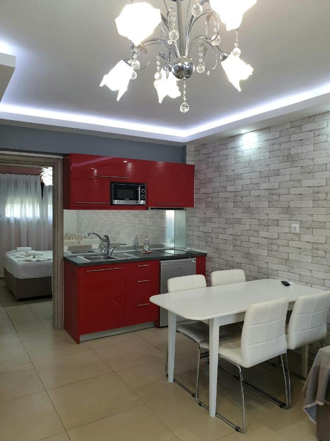 Iros Apartment Néa Péramos Екстериор снимка