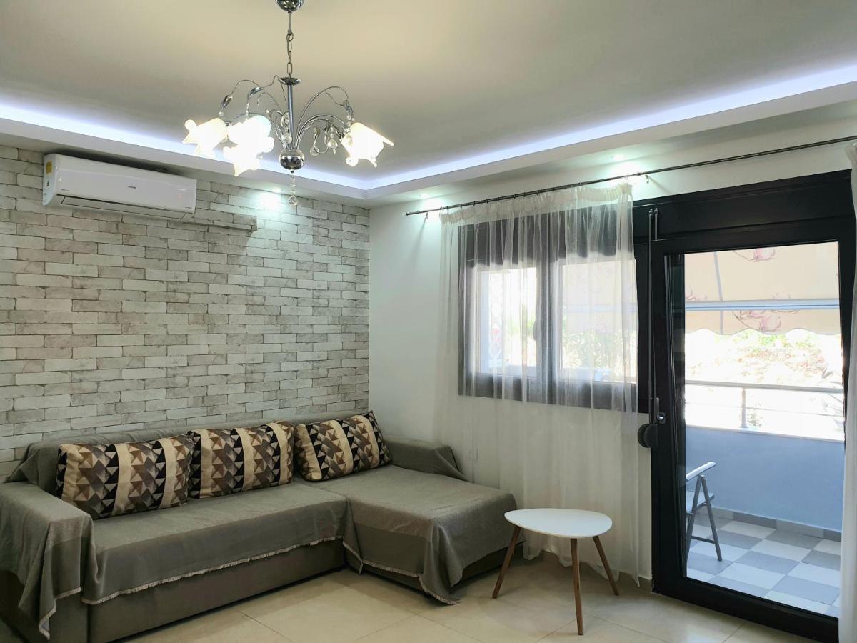 Iros Apartment Néa Péramos Екстериор снимка