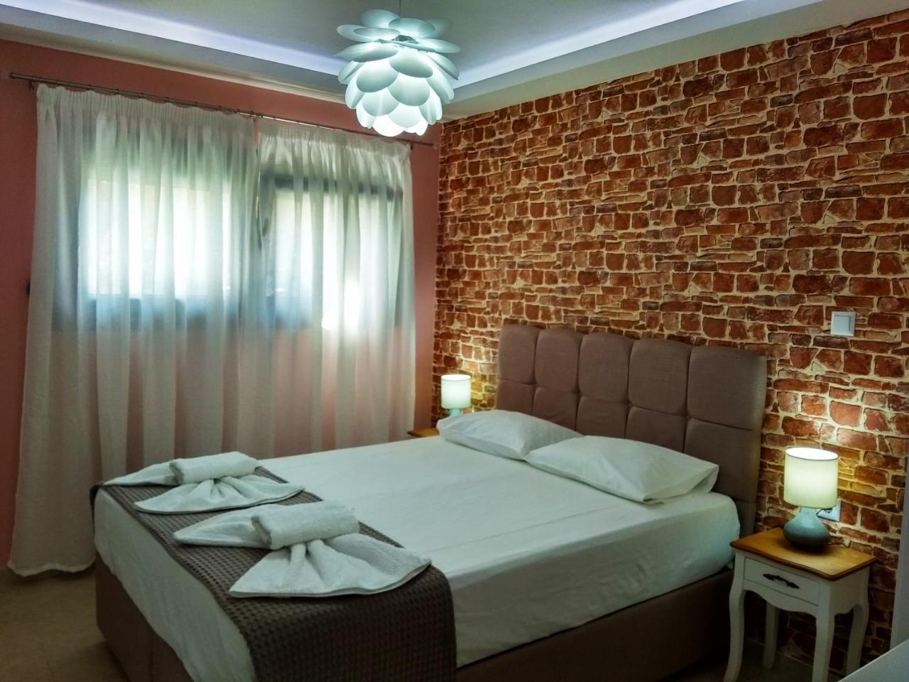 Iros Apartment Néa Péramos Екстериор снимка